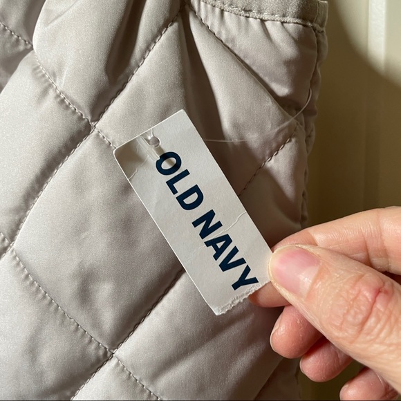 NWT Old Navy Quilted Vest in Steel wool color (light gray/taupe) - Picture 6 of 8